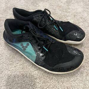 Vivo barefoot Women's Black and Teal Shoes